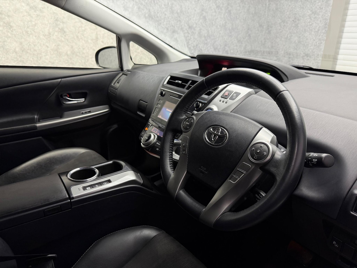 Used Toyota Prius+ 2019 for sale - 78058396: Photo 2
