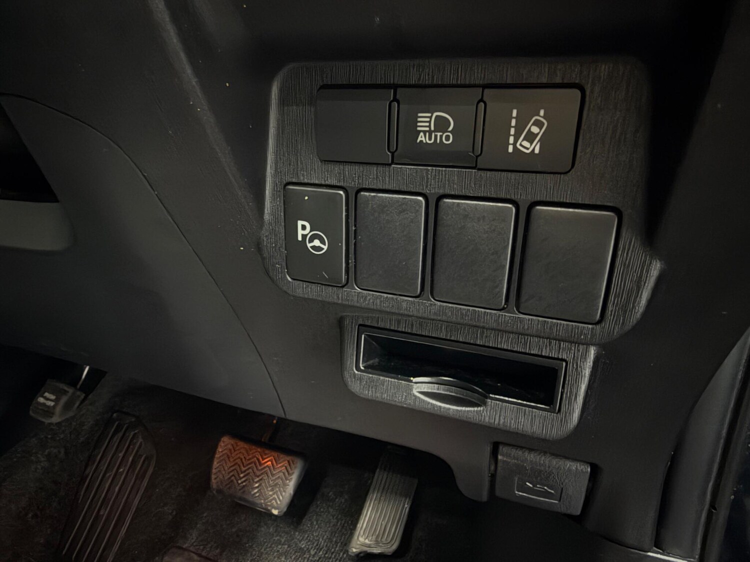 Used Toyota Prius+ 2019 for sale - 78058396: Photo 21