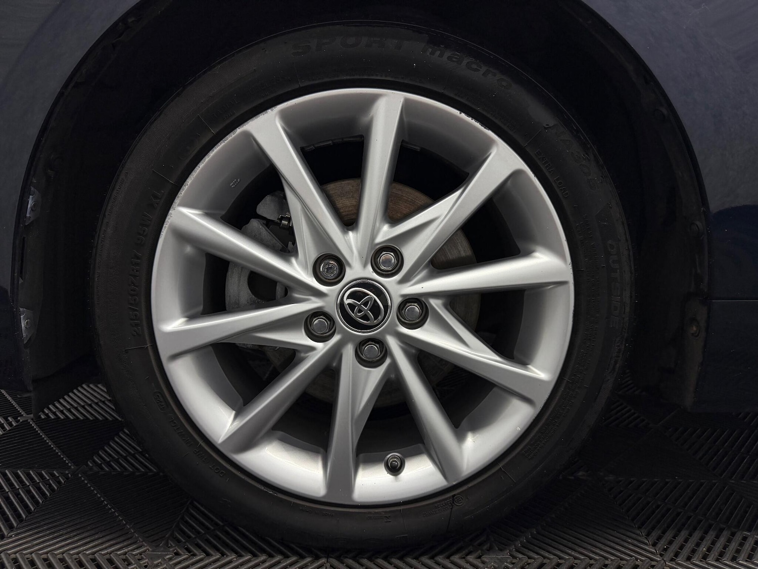 Used Toyota Prius+ 2019 for sale - 78058396: Photo 26