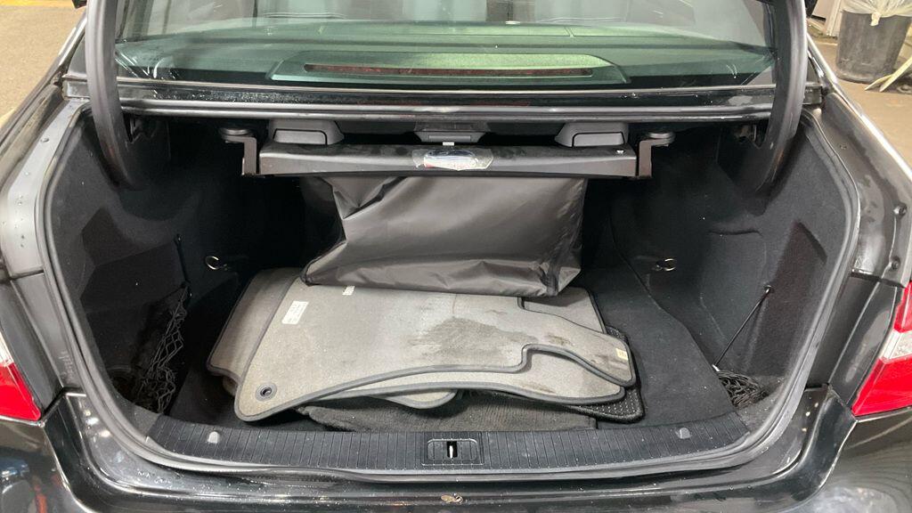 Used Mercedes-Benz E Class 2010 for sale - 77400396: Photo 11