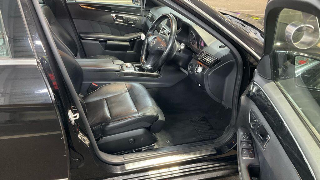 Used Mercedes-Benz E Class 2010 for sale - 77400396: Photo 2