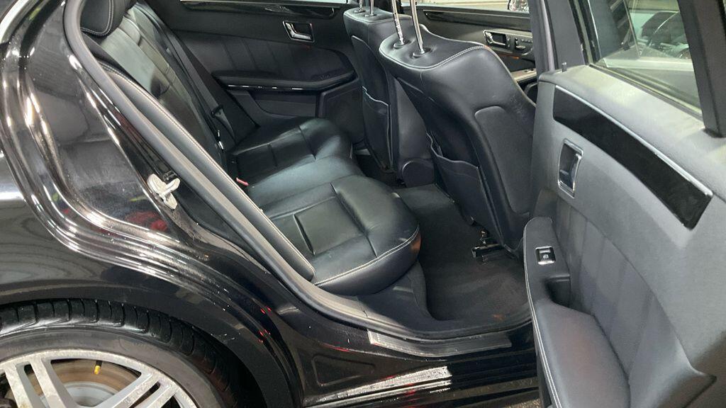 Used Mercedes-Benz E Class 2010 for sale - 77400396: Photo 3