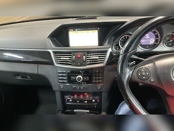 Used Mercedes-Benz E Class 2010 for sale - 77400396: Photo