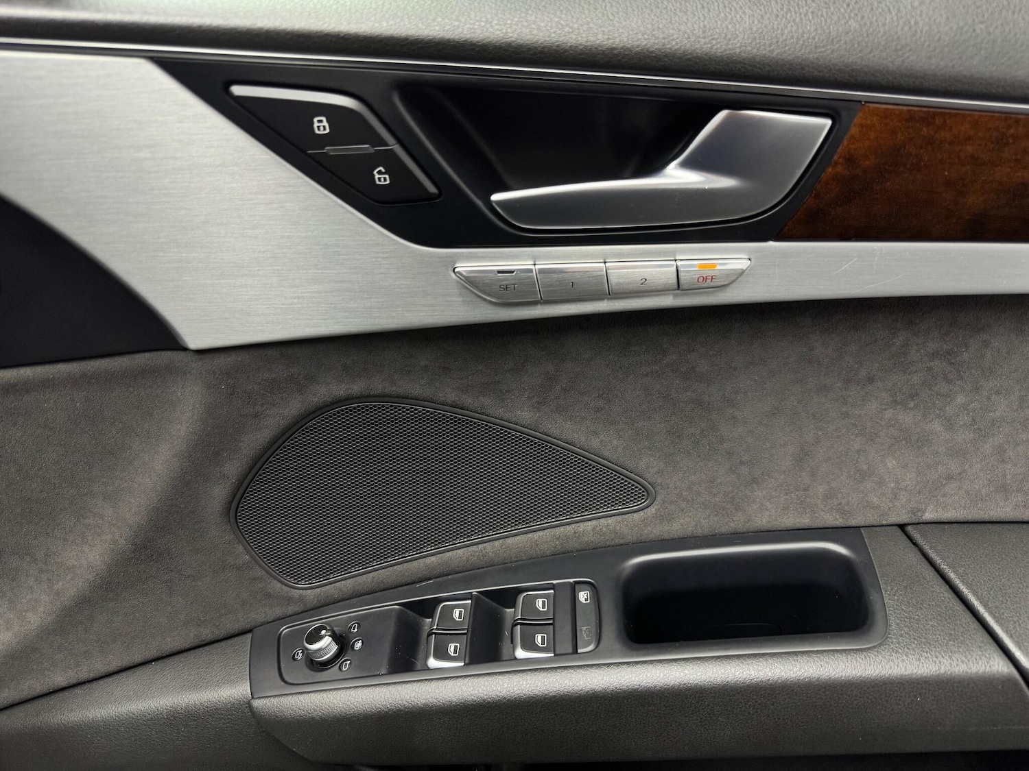 Used Audi A8 2013 for sale - 77982430: Photo 24