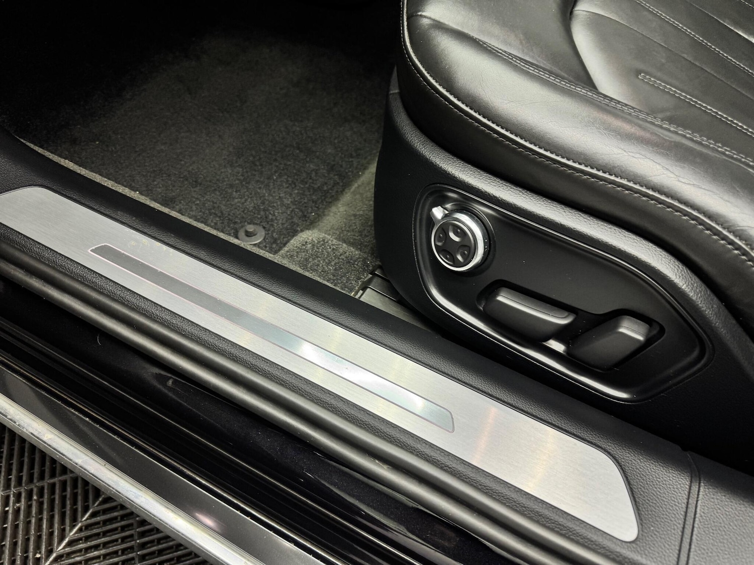 Used Audi A8 2013 for sale - 77982430: Photo 27