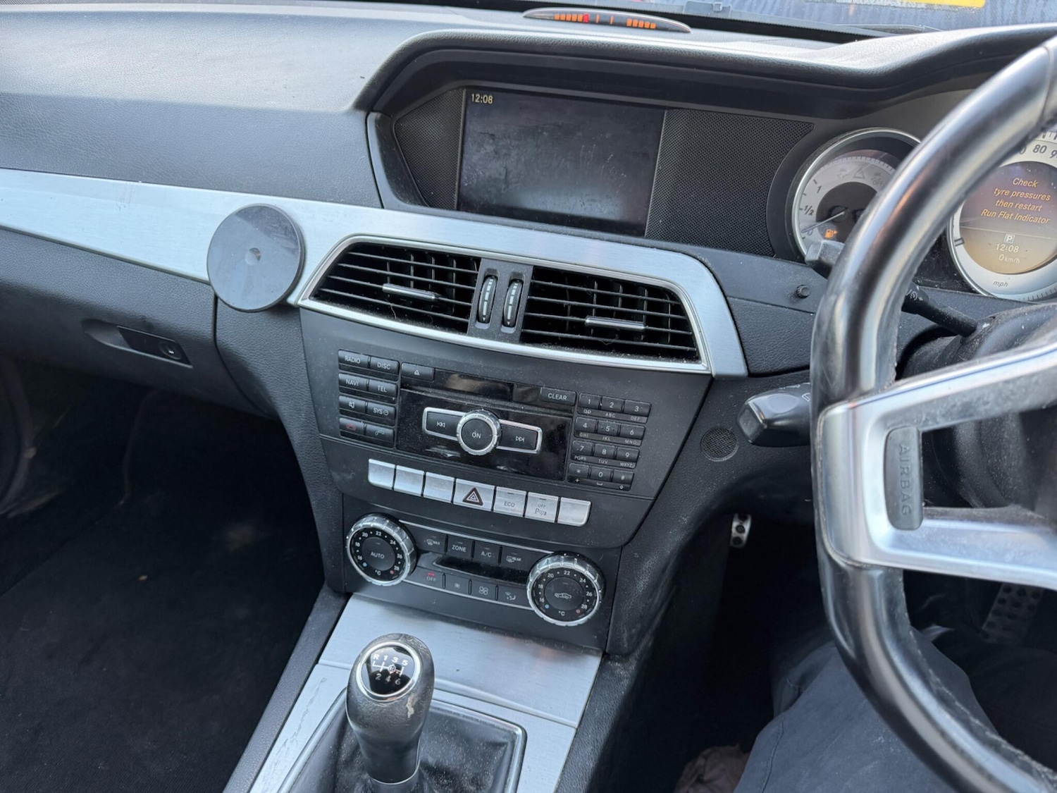 Used Mercedes-Benz C Class 2011 for sale - 77359013: Photo 2