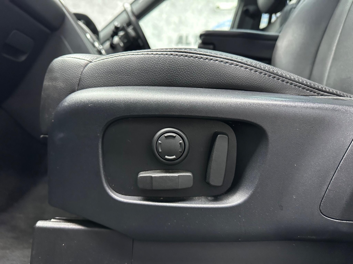 Used Land Rover Discovery for sale - 78057791: Photo 32