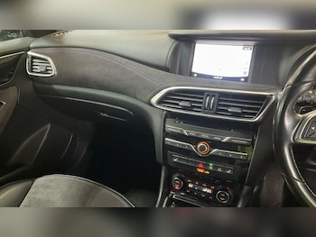 Used Infiniti Q30 2018 for sale - 77376762: Photo