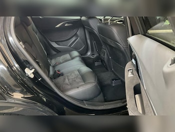 Used Infiniti Q30 2018 for sale - 77376762: Photo