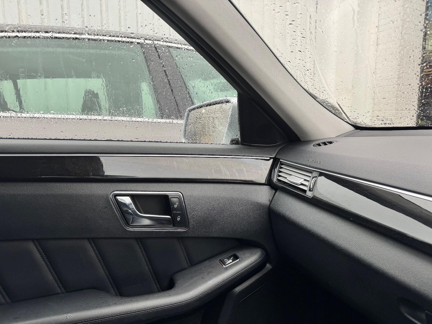 Used Mercedes-Benz E Class 2011 for sale - 76855930: Photo 15