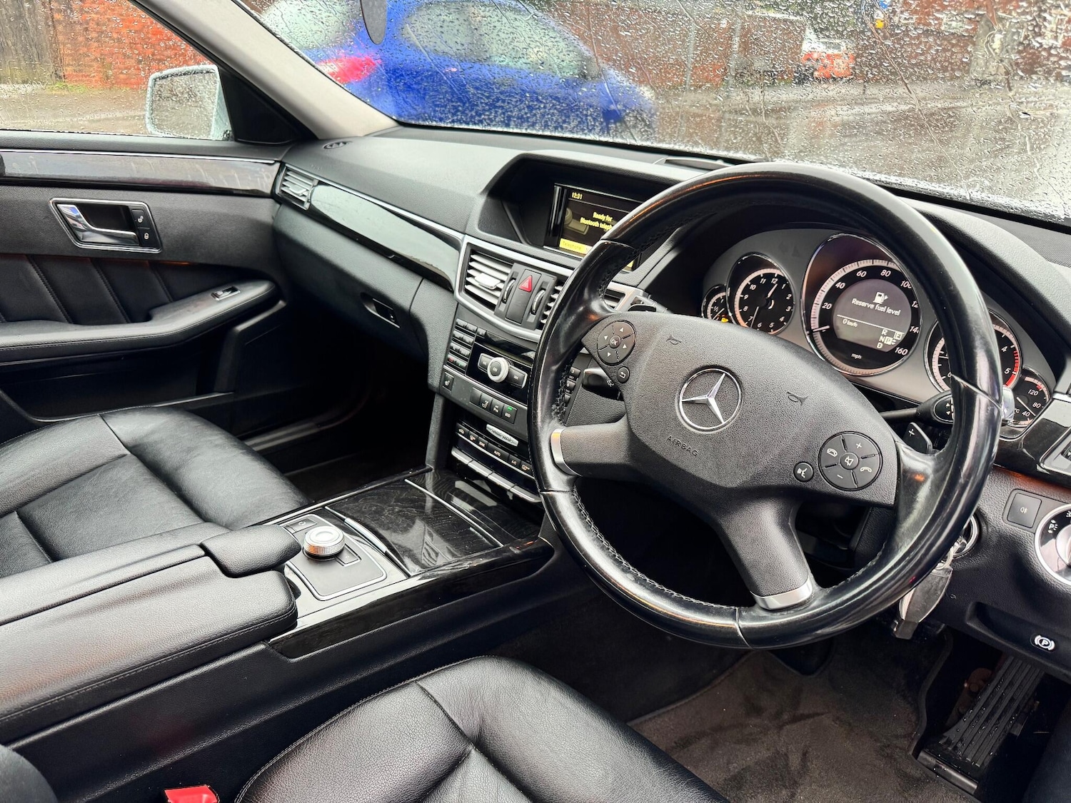 Used Mercedes-Benz E Class 2011 for sale - 76855930: Photo 2