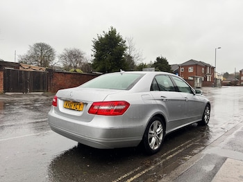 Used Mercedes-Benz E Class 2011 for sale - 76855930: Photo