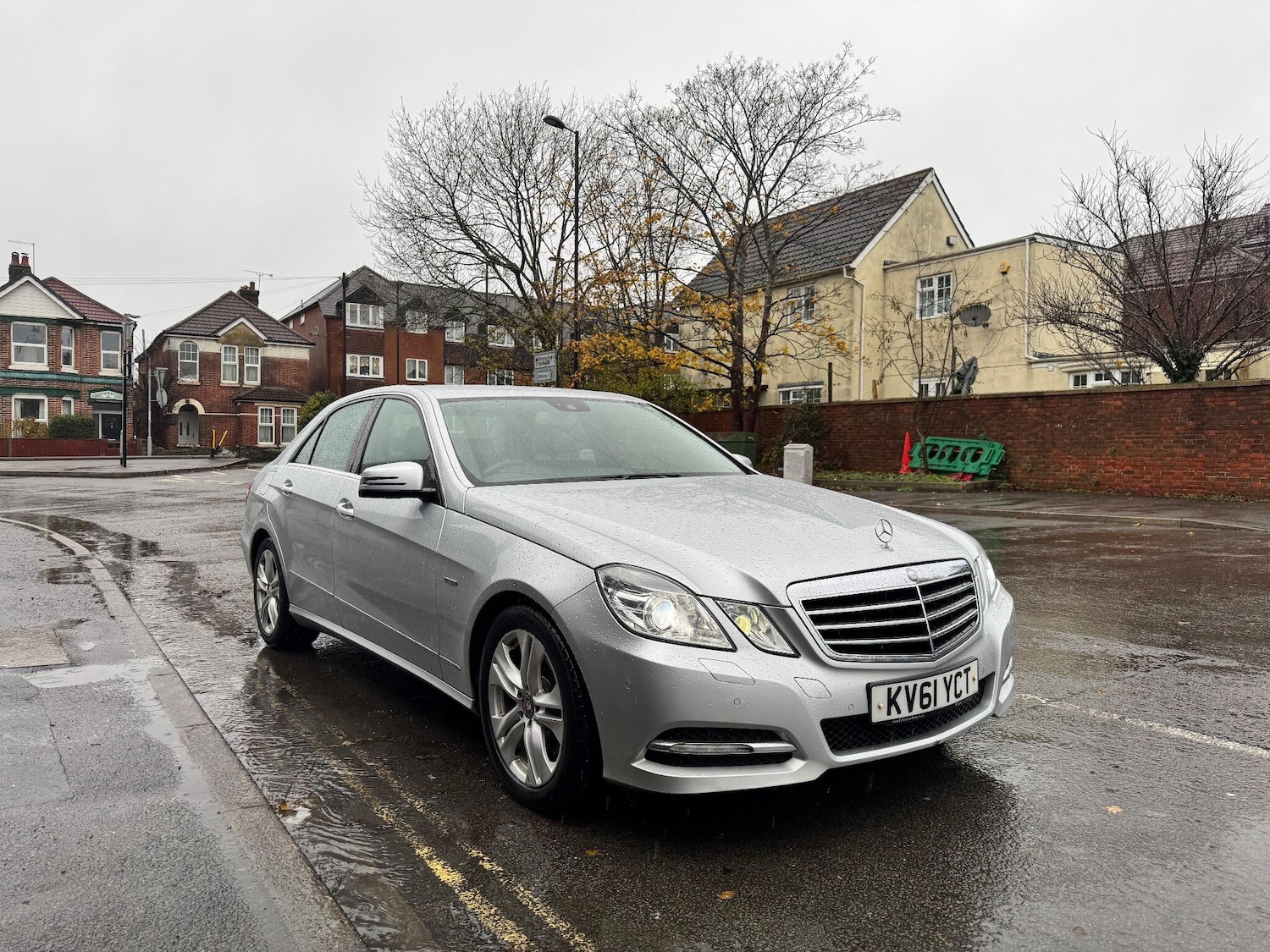 Used Mercedes-Benz E Class 2011 for sale - 76855930: Photo 9