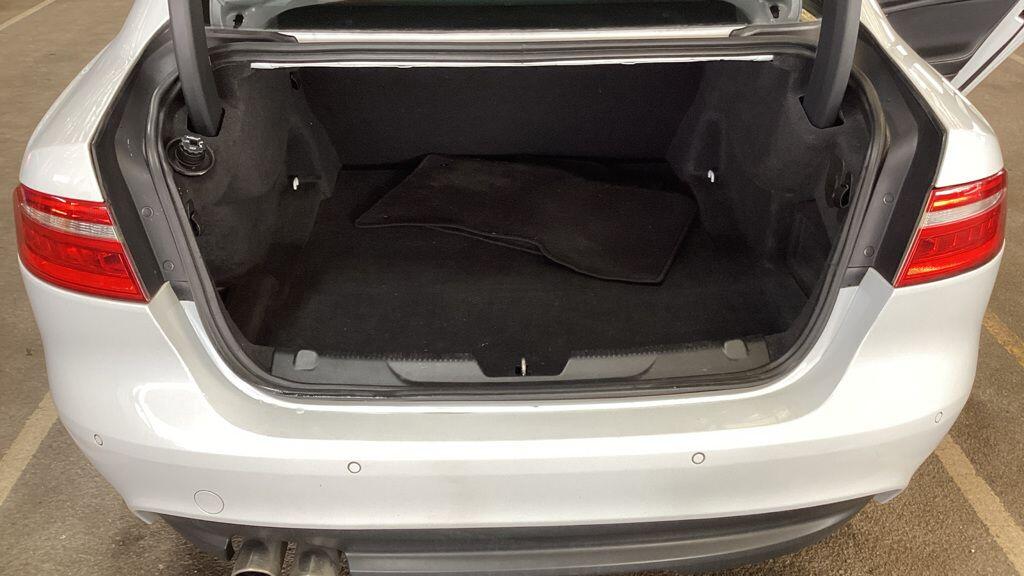 Used Jaguar XE for sale - 77682862: Photo 11