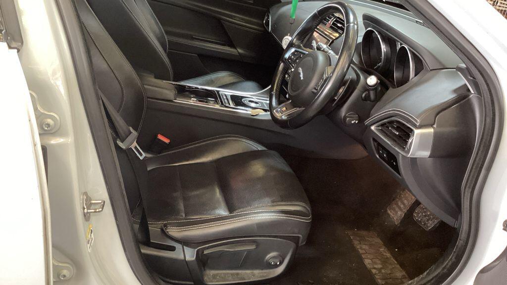 Used Jaguar XE for sale - 77682862: Photo 2