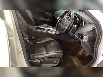 Used Jaguar XE 2017 for sale - 77682862: Photo