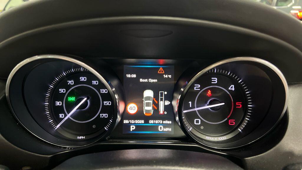 Used Jaguar XE 2015 for sale - 76472461: Photo 6