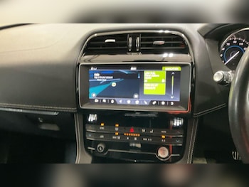 Used Jaguar F-Pace 2019 for sale - 77229396: Photo