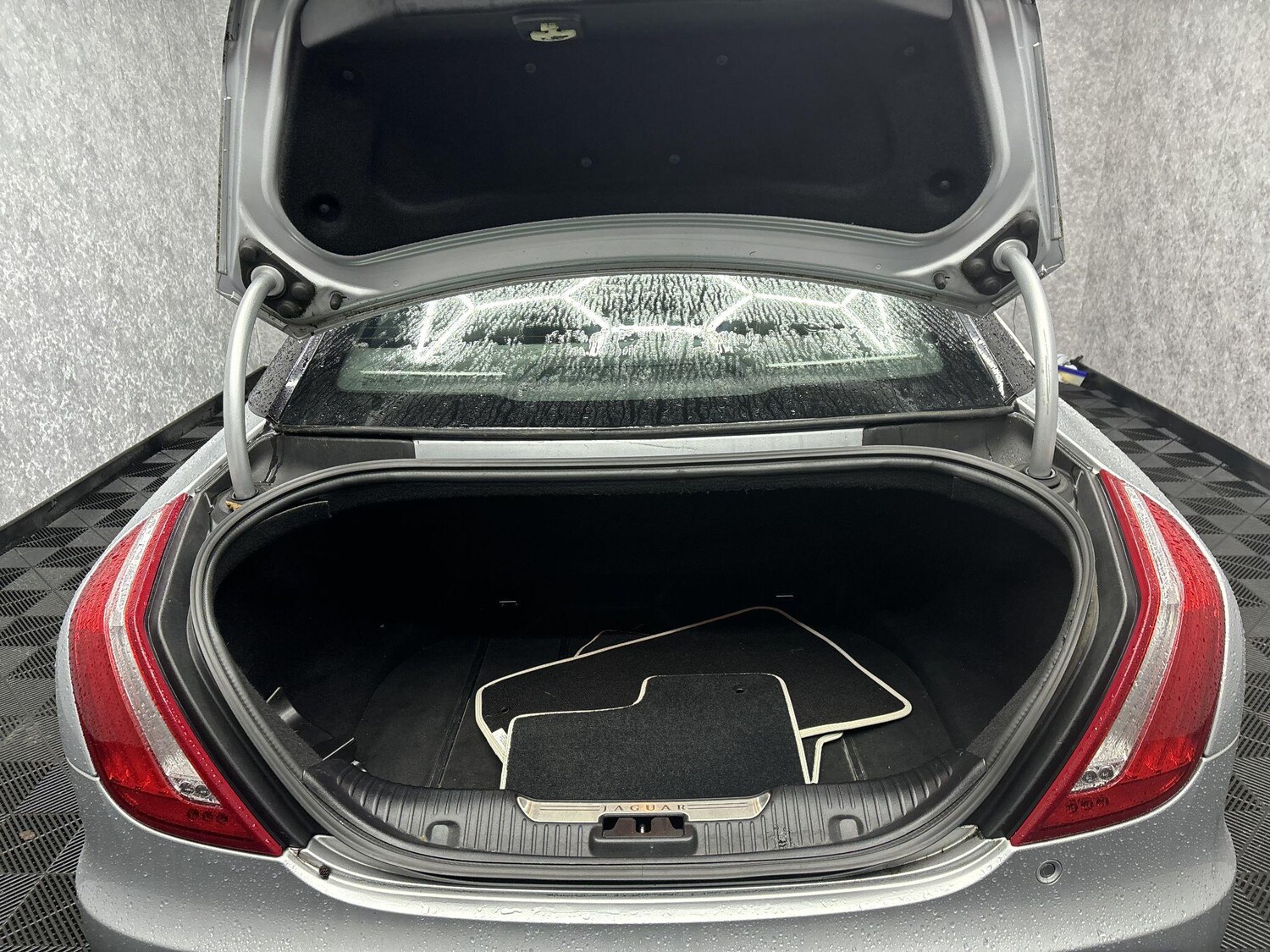 Used Jaguar XJ for sale - 78058885: Photo 33