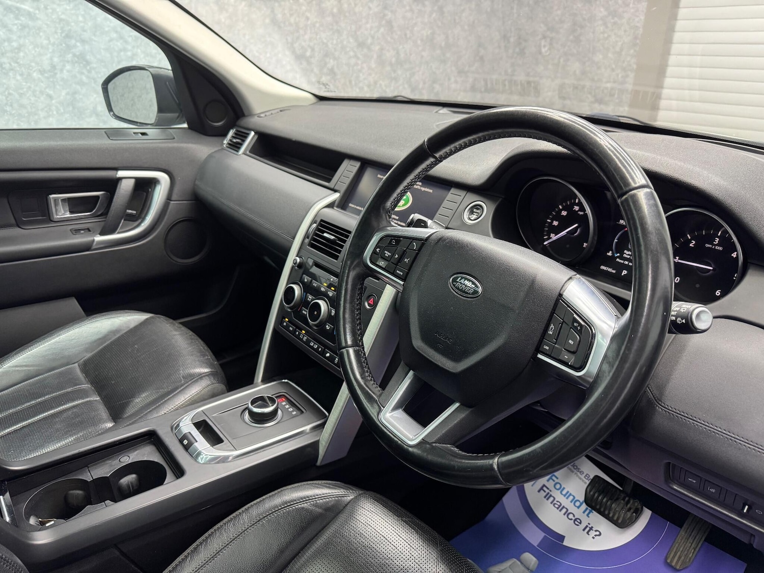 Used Land Rover Discovery Sport 2017 for sale - 76645472: Photo 2