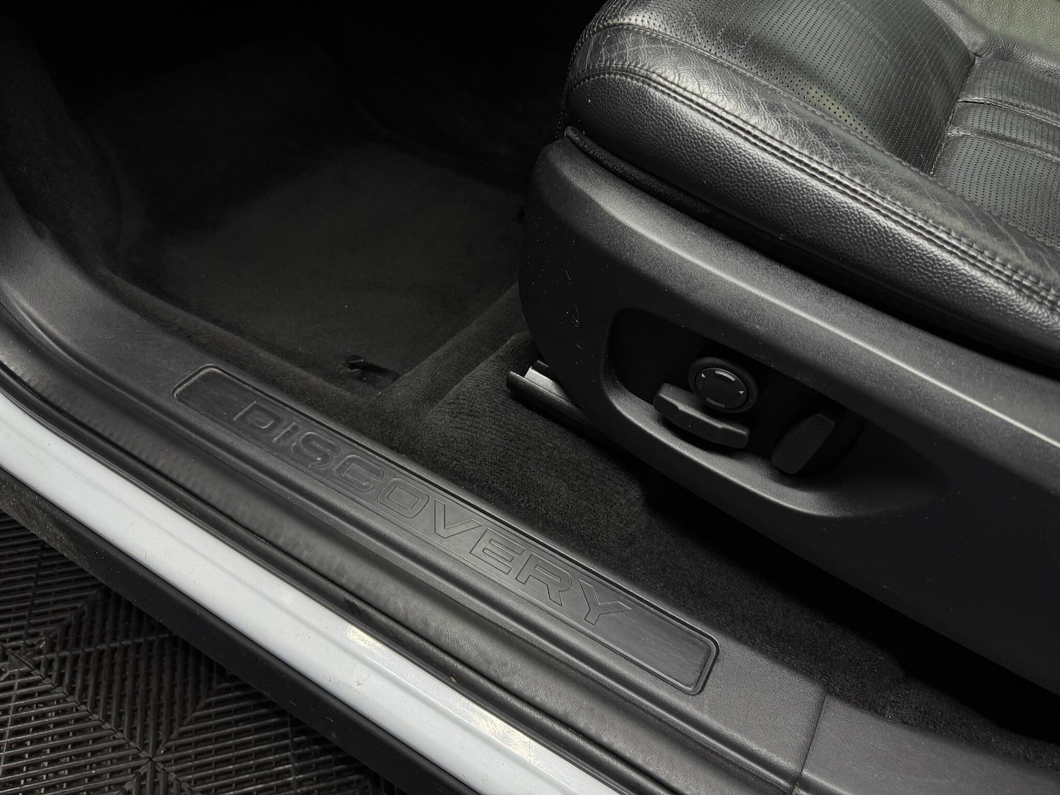 Used Land Rover Discovery Sport 2017 for sale - 76645472: Photo 26