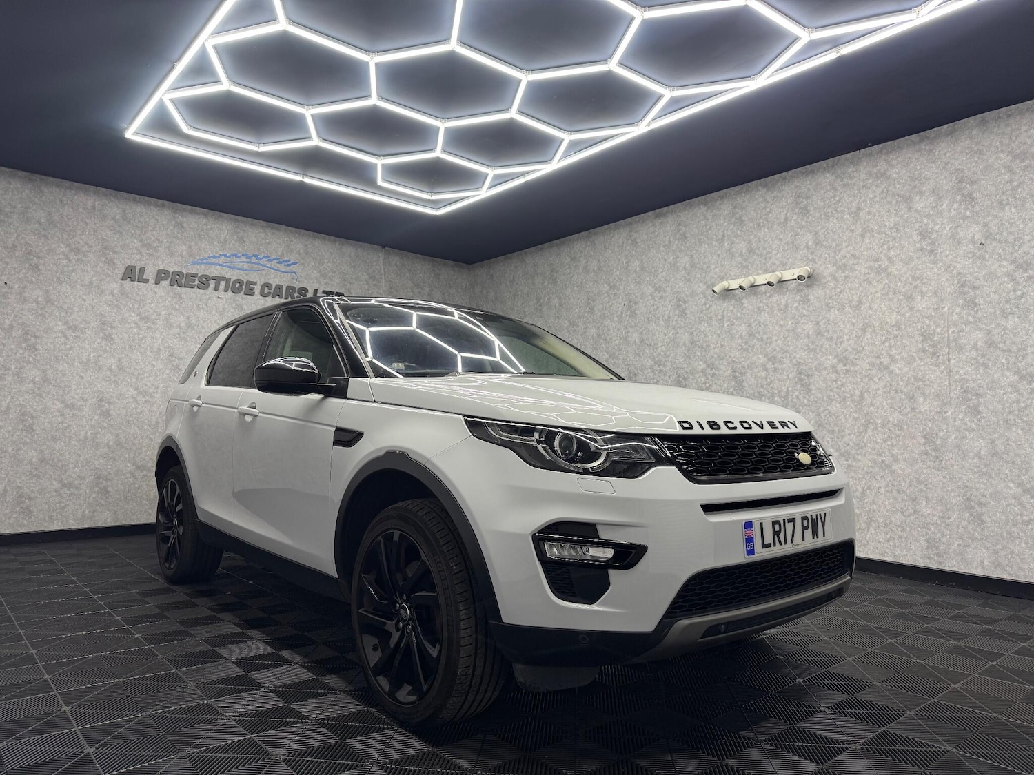 Used Land Rover Discovery Sport 2017 for sale - 76645472: Photo 28