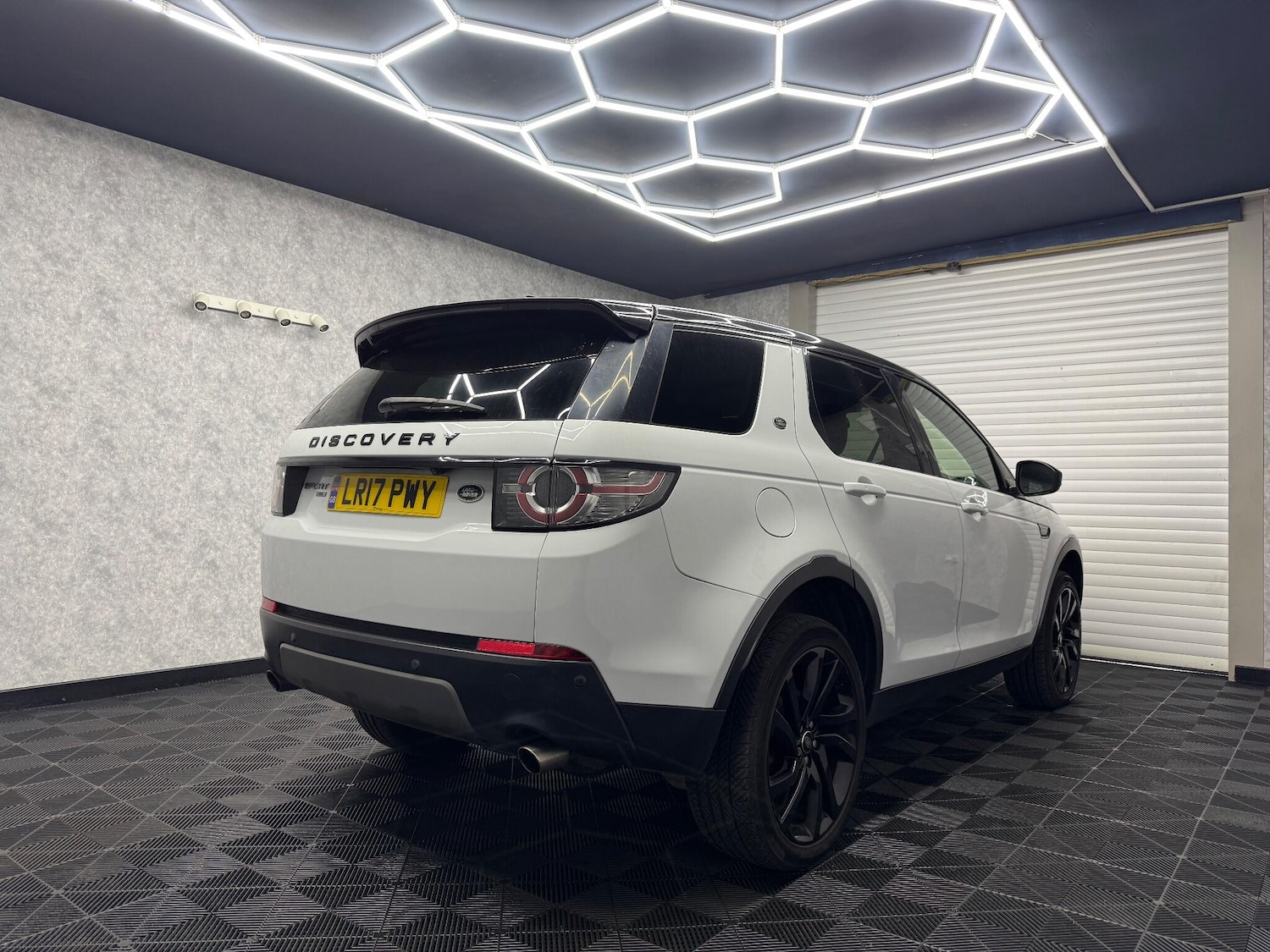 Used Land Rover Discovery Sport 2017 for sale - 76645472: Photo 4