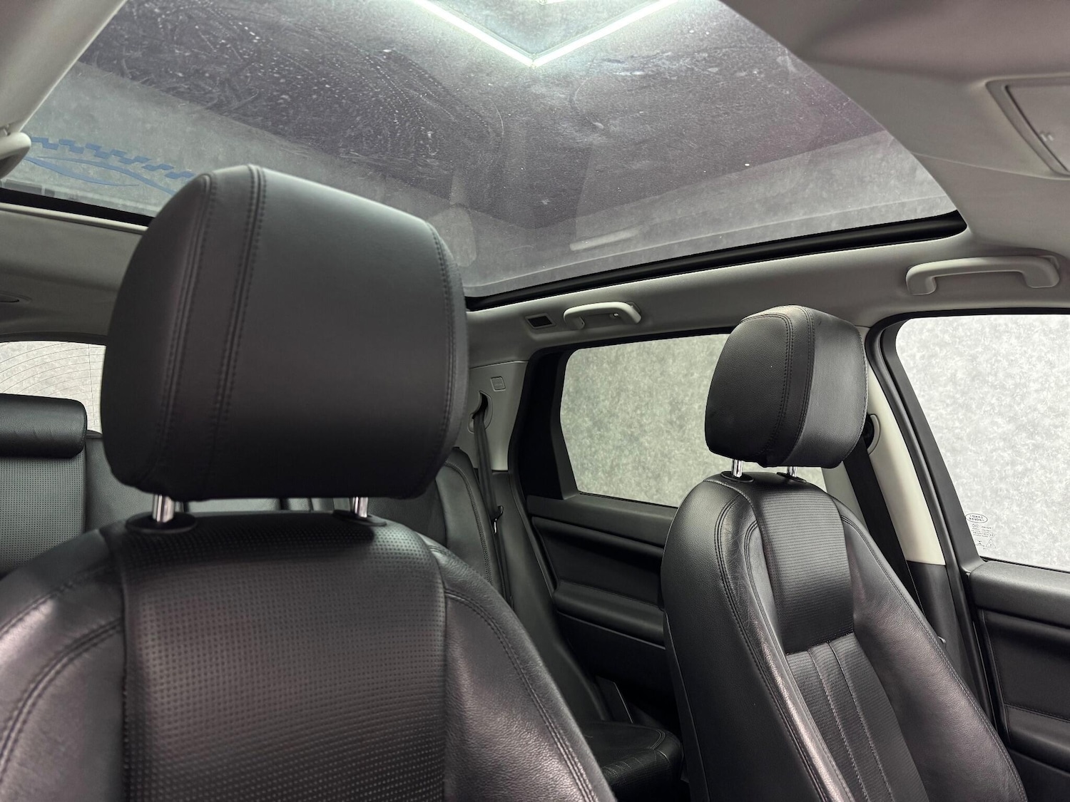 Used Land Rover Discovery Sport 2017 for sale - 76645472: Photo 5