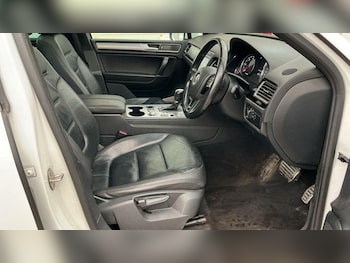 Used Volkswagen Touareg 2015 for sale - 75564009: Photo
