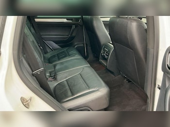 Used Volkswagen Touareg 2015 for sale - 75564009: Photo