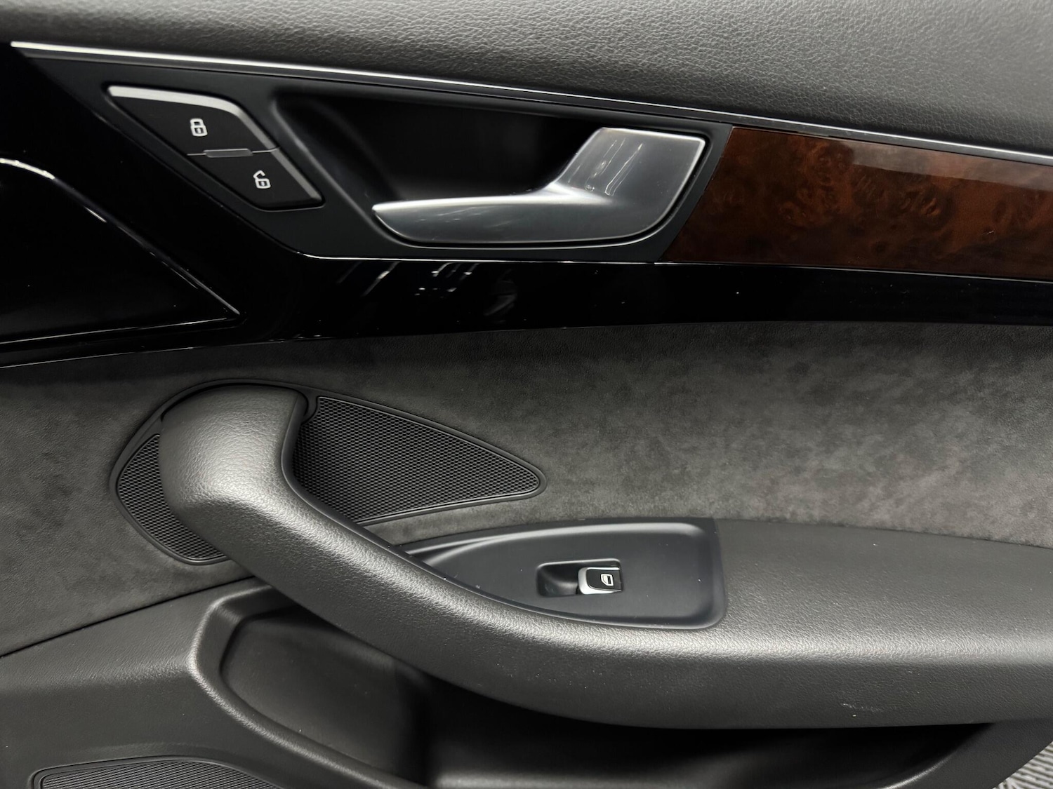 Used Audi A8 2013 for sale - 76398221: Photo 22