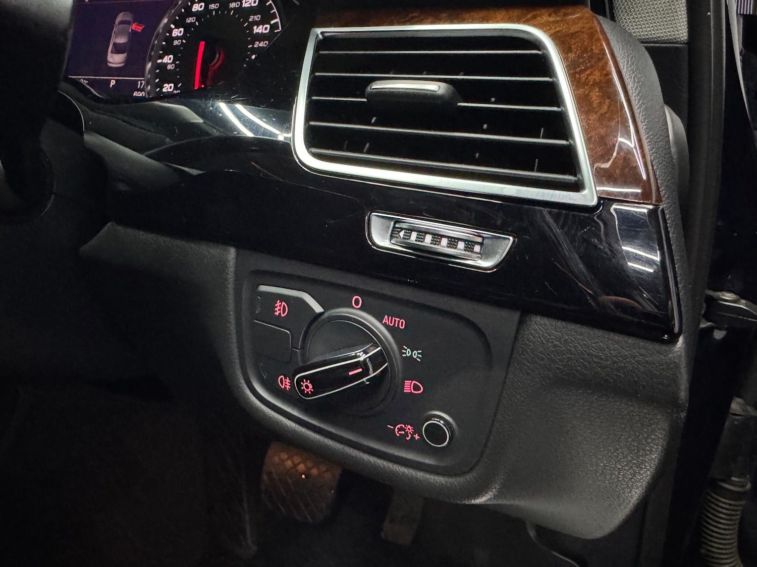 Used Audi A8 2013 for sale - 76398221: Photo 25