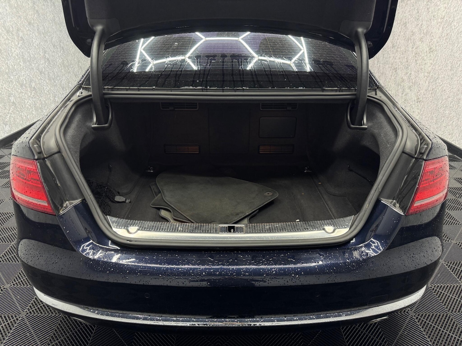 Used Audi A8 2013 for sale - 76398221: Photo 29