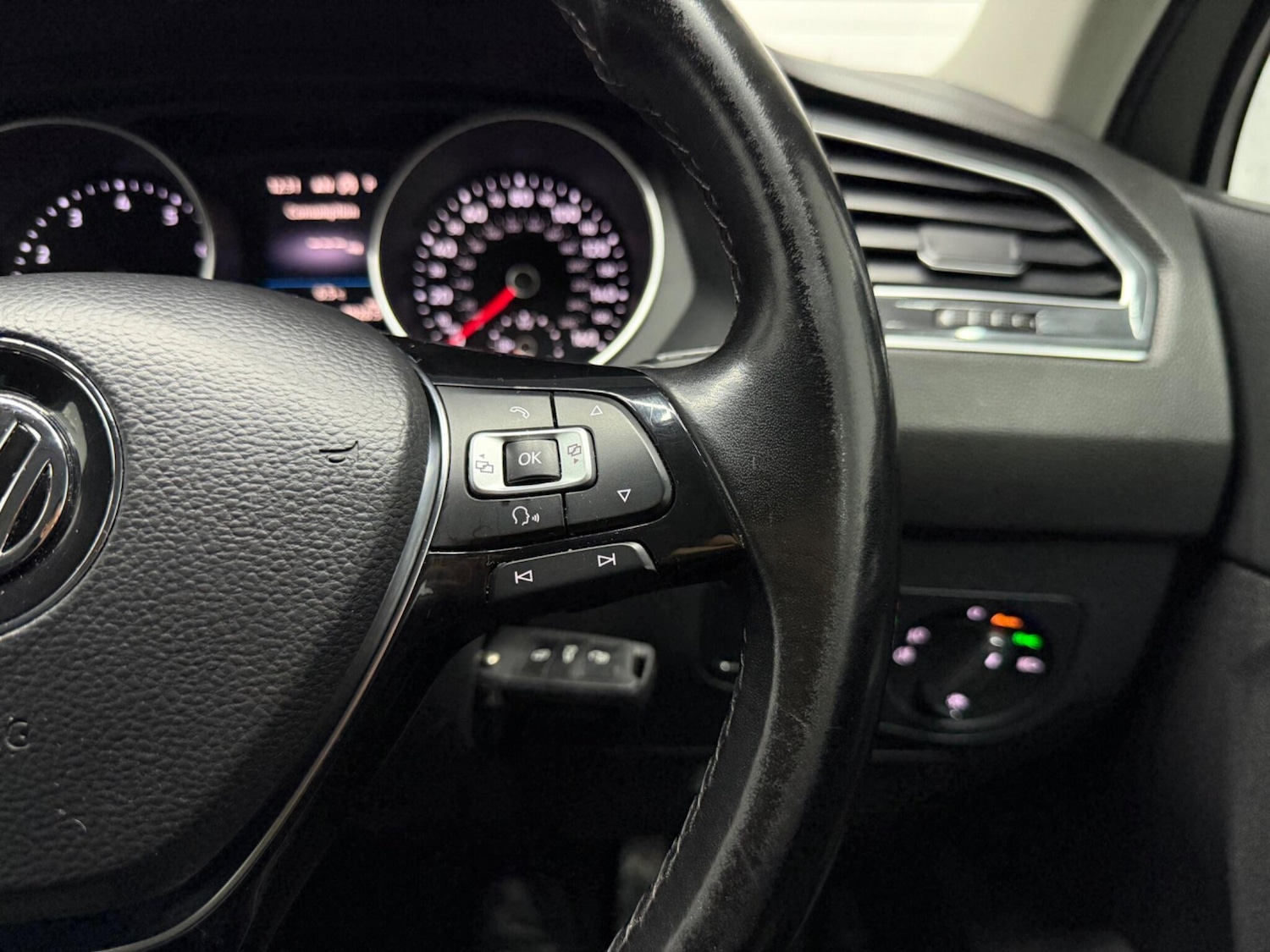 Used Volkswagen Tiguan for sale - 77377278: Photo 10