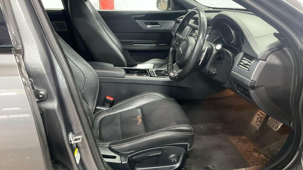 Used Jaguar XF 2018 for sale - 77574305: Photo 2