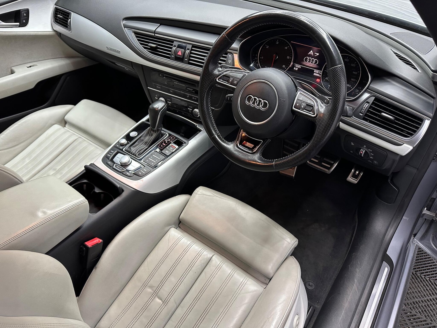 Used Audi A7 2016 for sale - 78058619: Photo 2