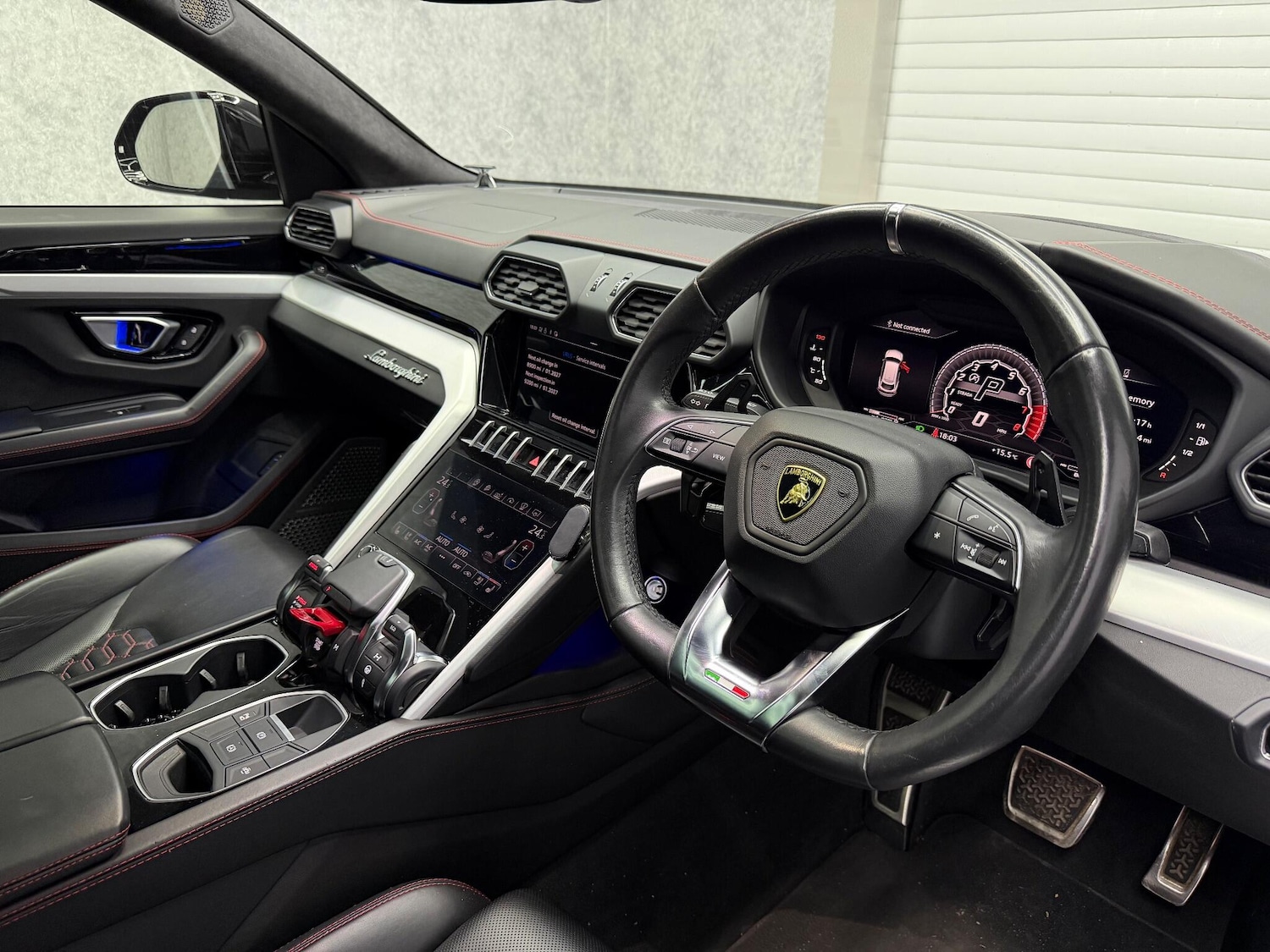 Used Lamborghini Urus for sale - 77882171: Photo 2