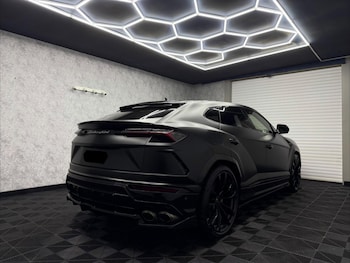 Used Lamborghini Urus 2019 for sale - 77882171: Photo