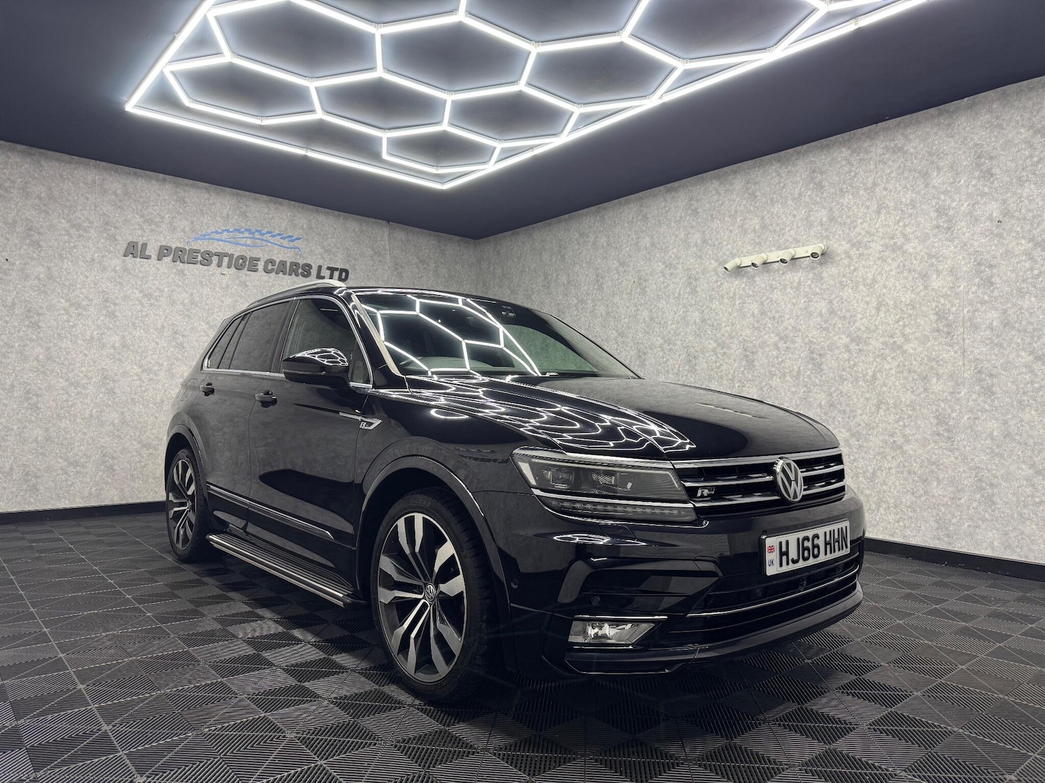 Used Volkswagen Tiguan 2016 for sale - 76606924: Photo 34