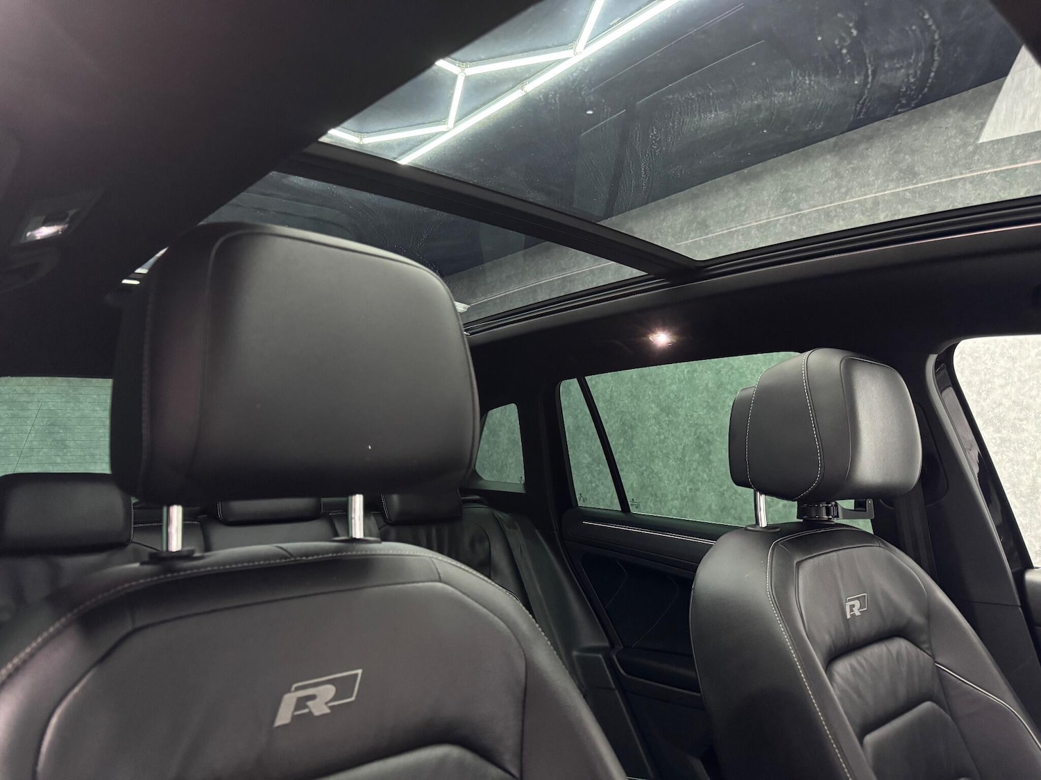 Used Volkswagen Tiguan 2016 for sale - 76606924: Photo 5