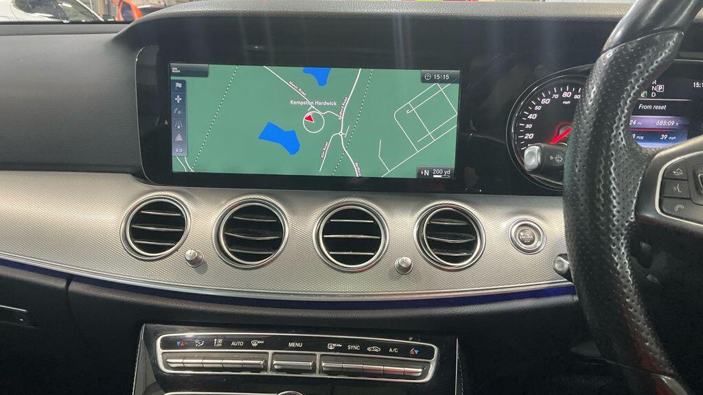 Used Mercedes-Benz E Class 2016 for sale - 76633342: Photo 4