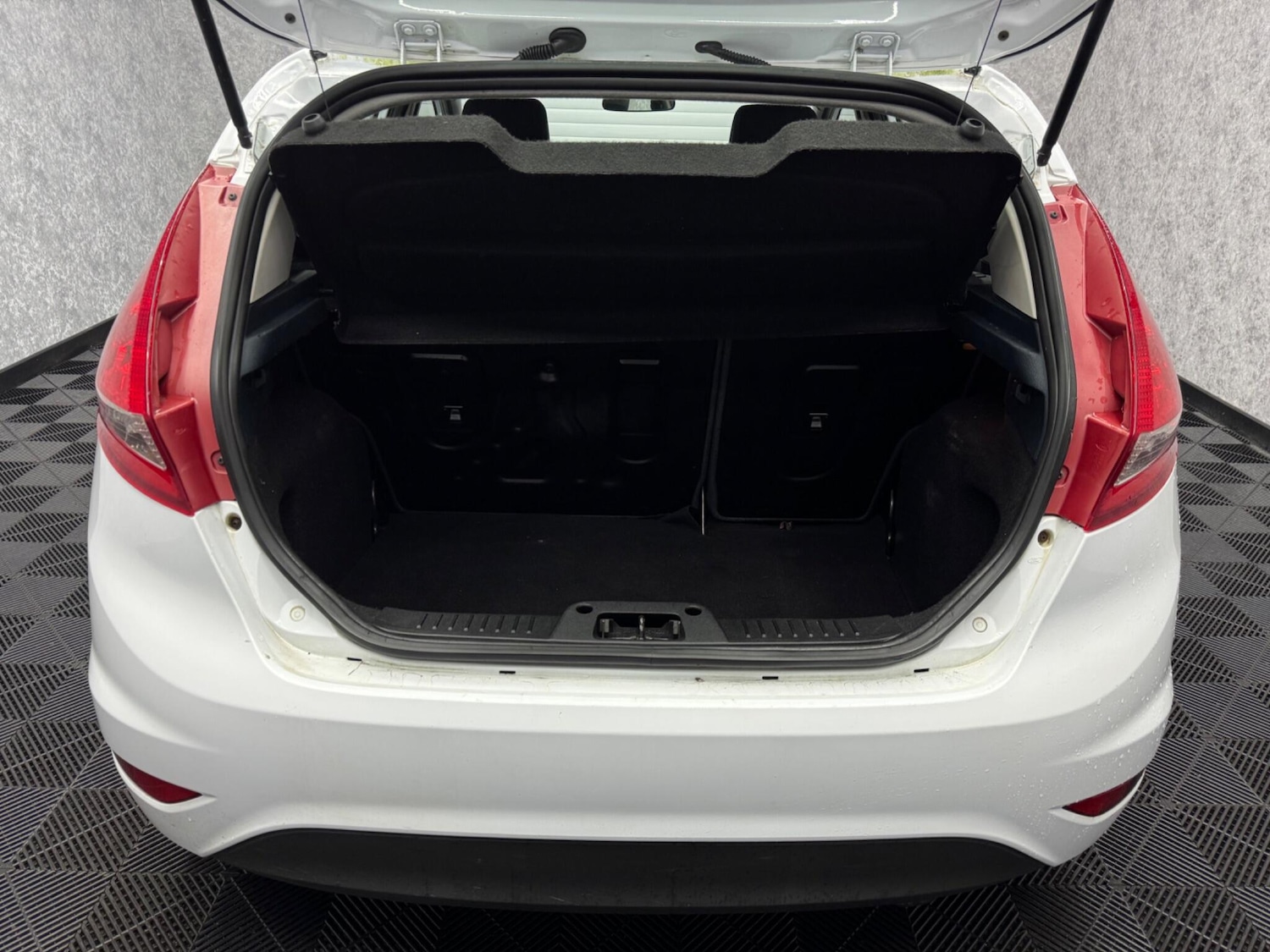 Used Ford Fiesta 2011 for sale - 75809397: Photo 26