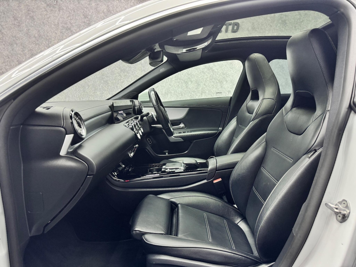 Used Mercedes-Benz CLA for sale - 76735290: Photo 3