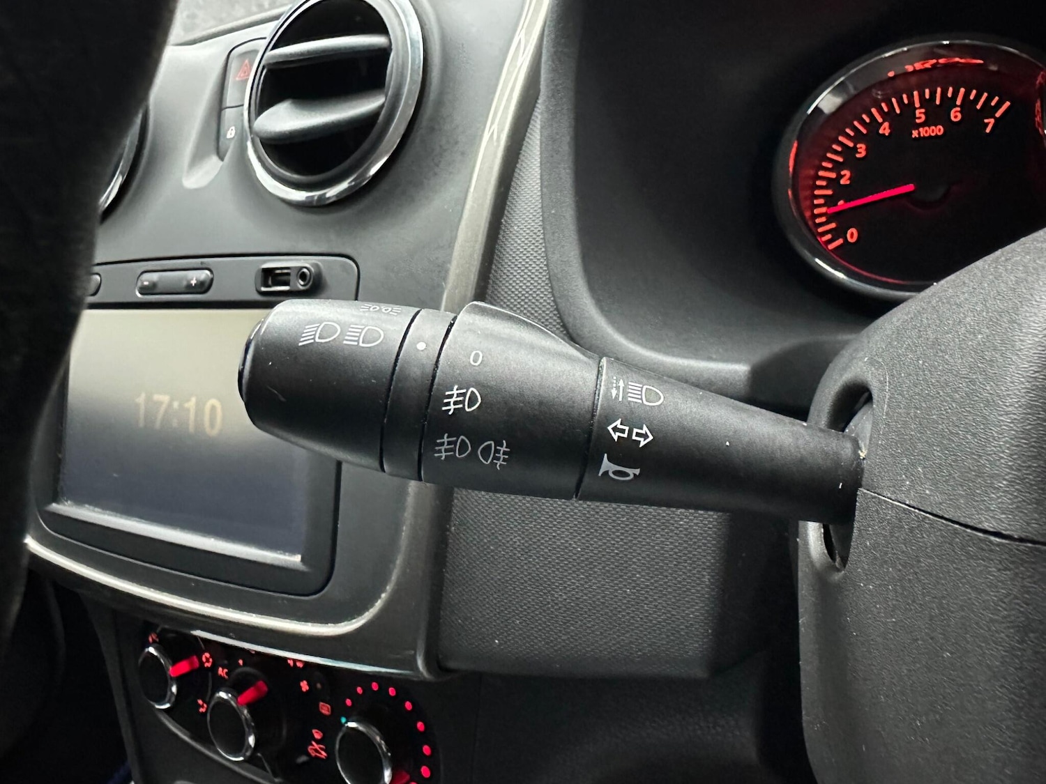 Used Dacia Sandero Stepway 2014 for sale - 78058623: Photo 10