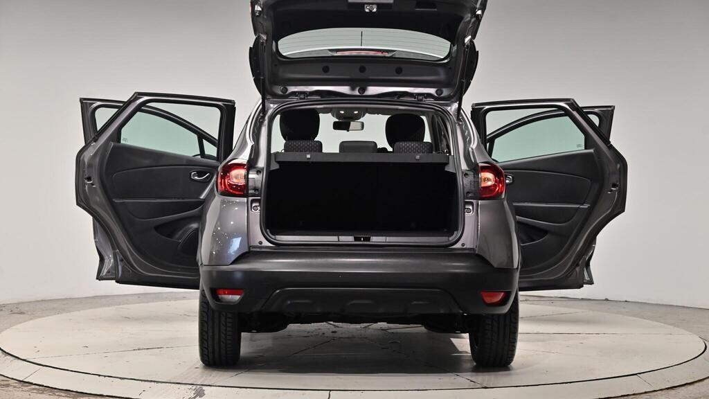 Used Renault Captur for sale - 77633458: Photo 2