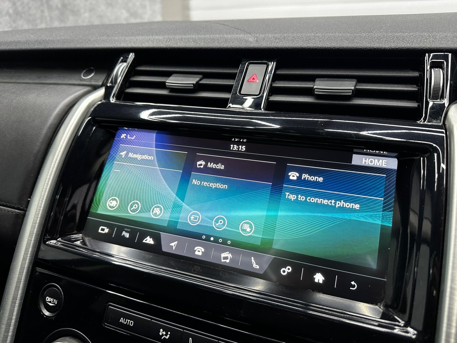 Used Land Rover Discovery 2017 for sale - 78058846: Photo 15