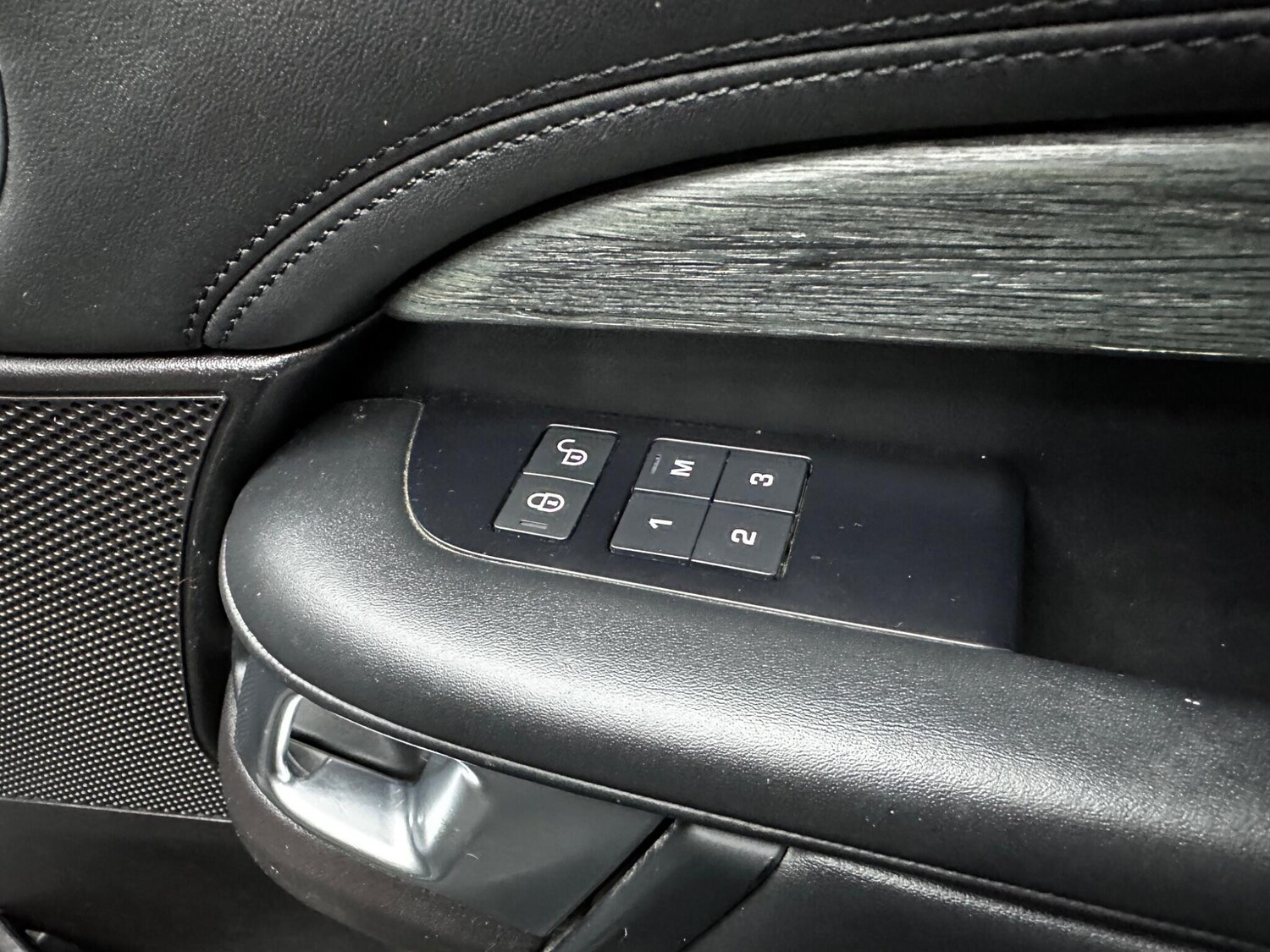 Used Land Rover Discovery 2017 for sale - 78058846: Photo 23