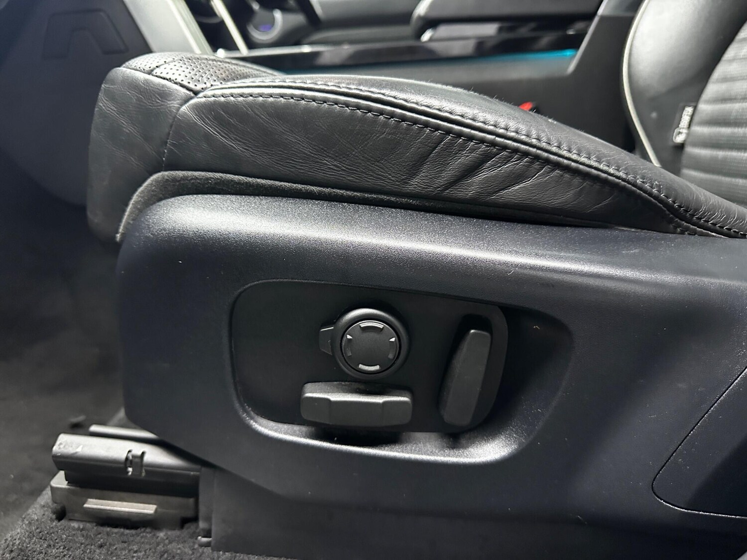 Used Land Rover Discovery 2017 for sale - 78058846: Photo 24