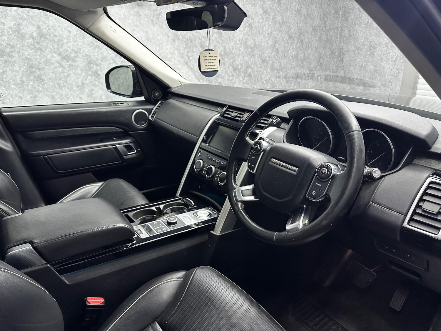 Used Land Rover Discovery 2017 for sale - 78058846: Photo 5