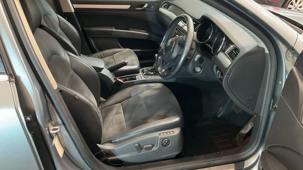 Used Skoda Superb 2011 for sale - 77396371: Photo 2